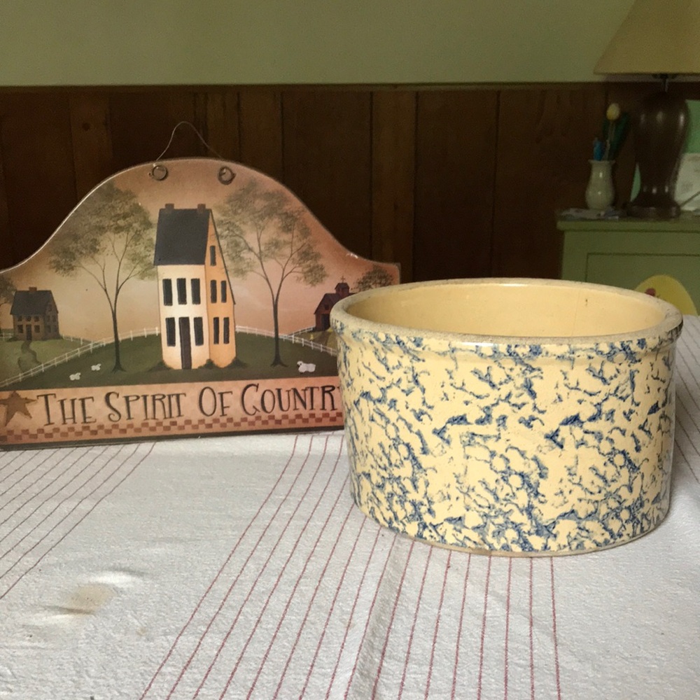 Vintage Cream and Blue Speckled RRP Co. Roseville Ceramic Bowl #700-B